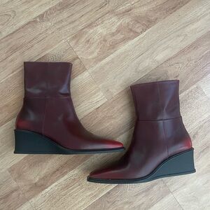 *brand new* Vagabond Boots